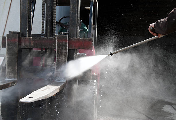 Why Choose Our Certified Pressure Washing Experts for Your Project Needs in Kingsford, MI?