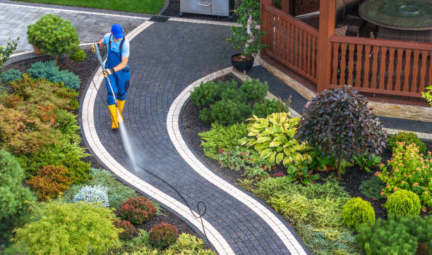 Why Choose Our Certified Pressure Washing Experts for Your Project Needs in Kingsford, MI?